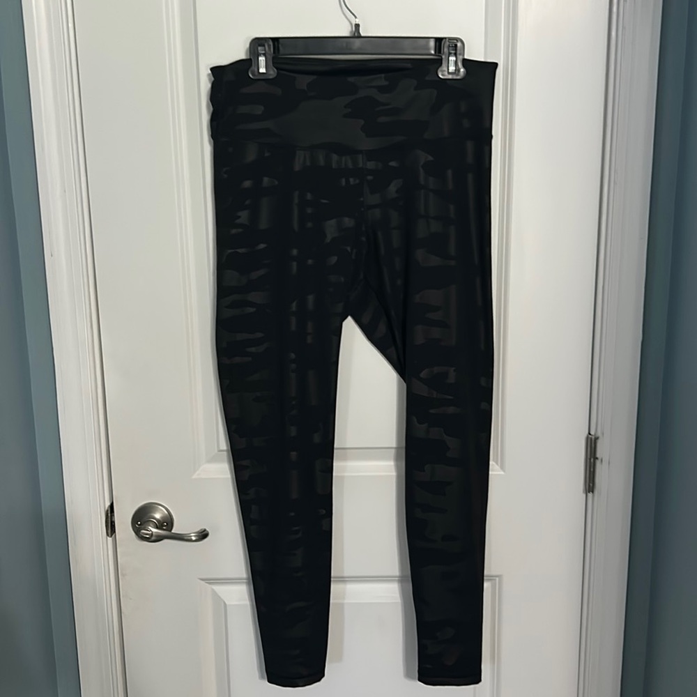 Womans activewear leggings capri
